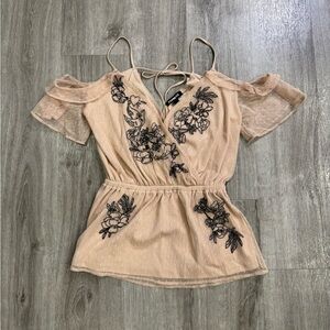 Express Blouse Women Size XS Beige Black Floral Embroidered Mesh V-Neck Boho Top